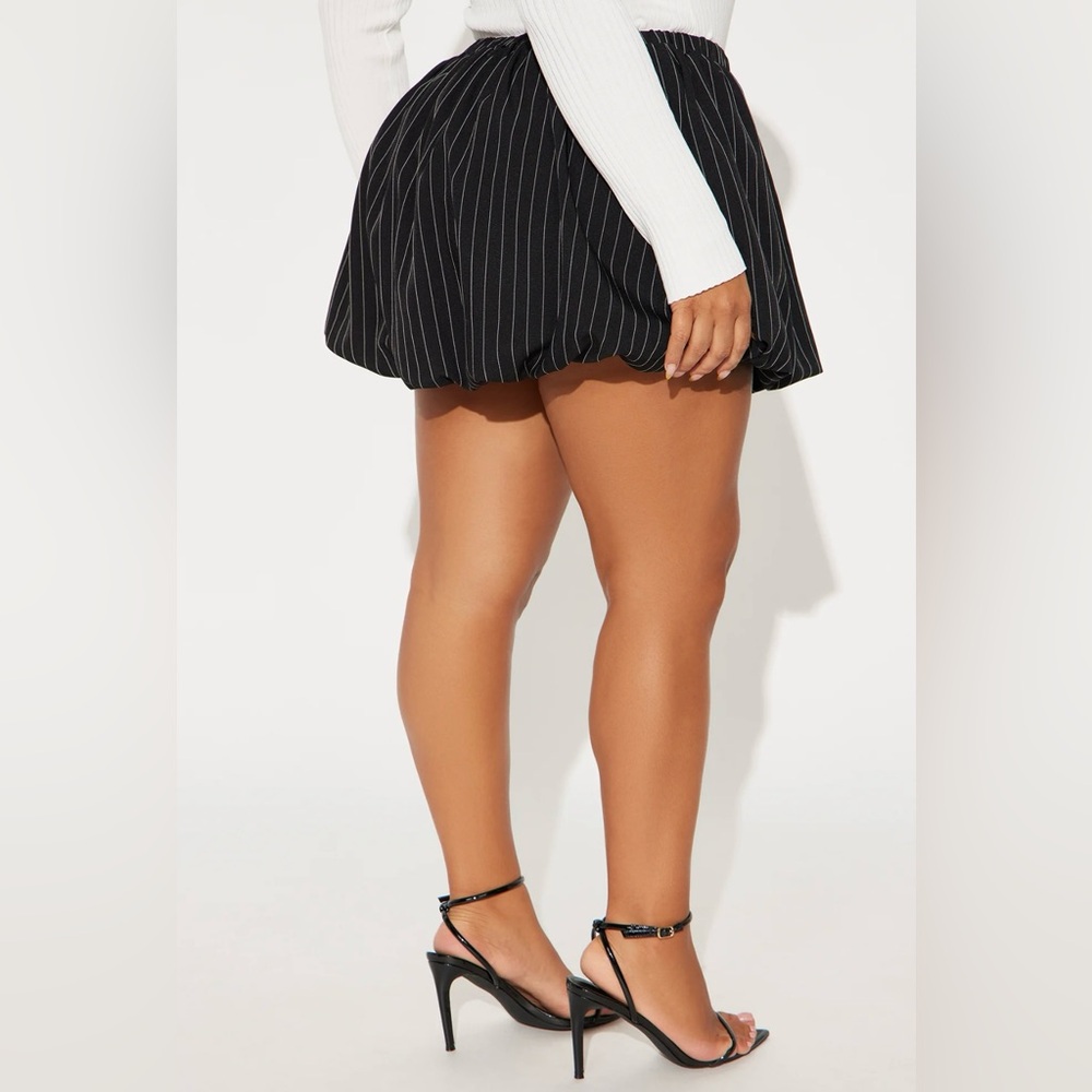 NWT Pinstripe mini bubble skort - Picture 11 of 11